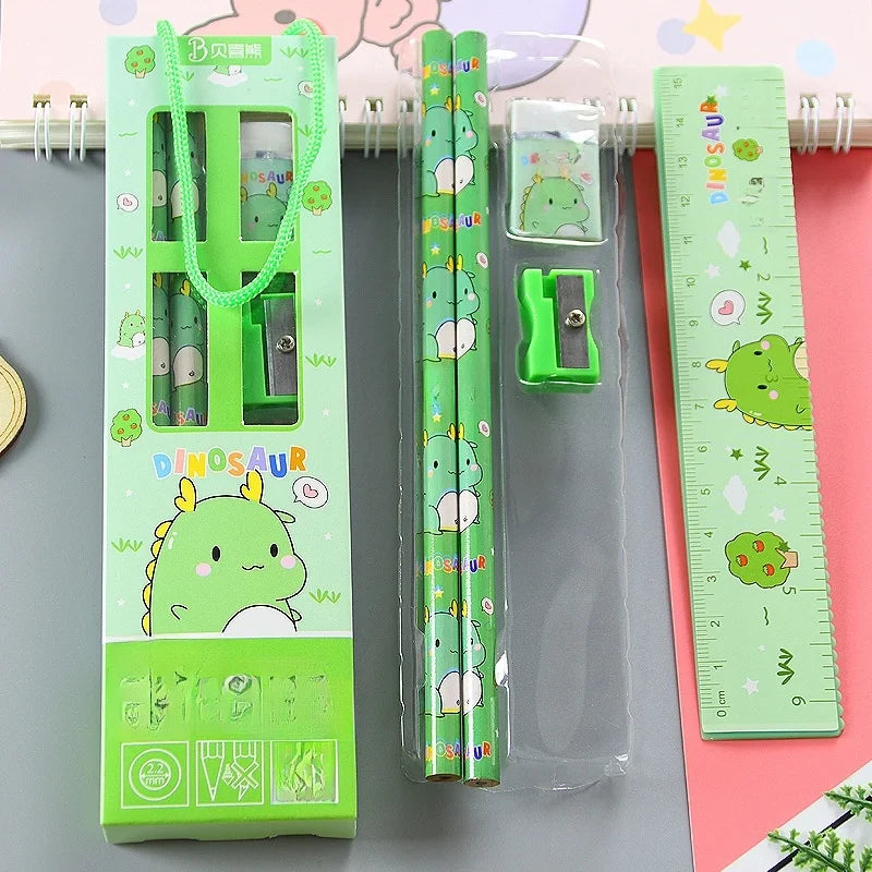 Grönt Kawaii Pennkit - Sött Dino-Set med Pennor, Sudd, Linjal & Vässare