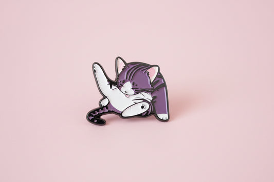 Pin - Katt som slickar sig