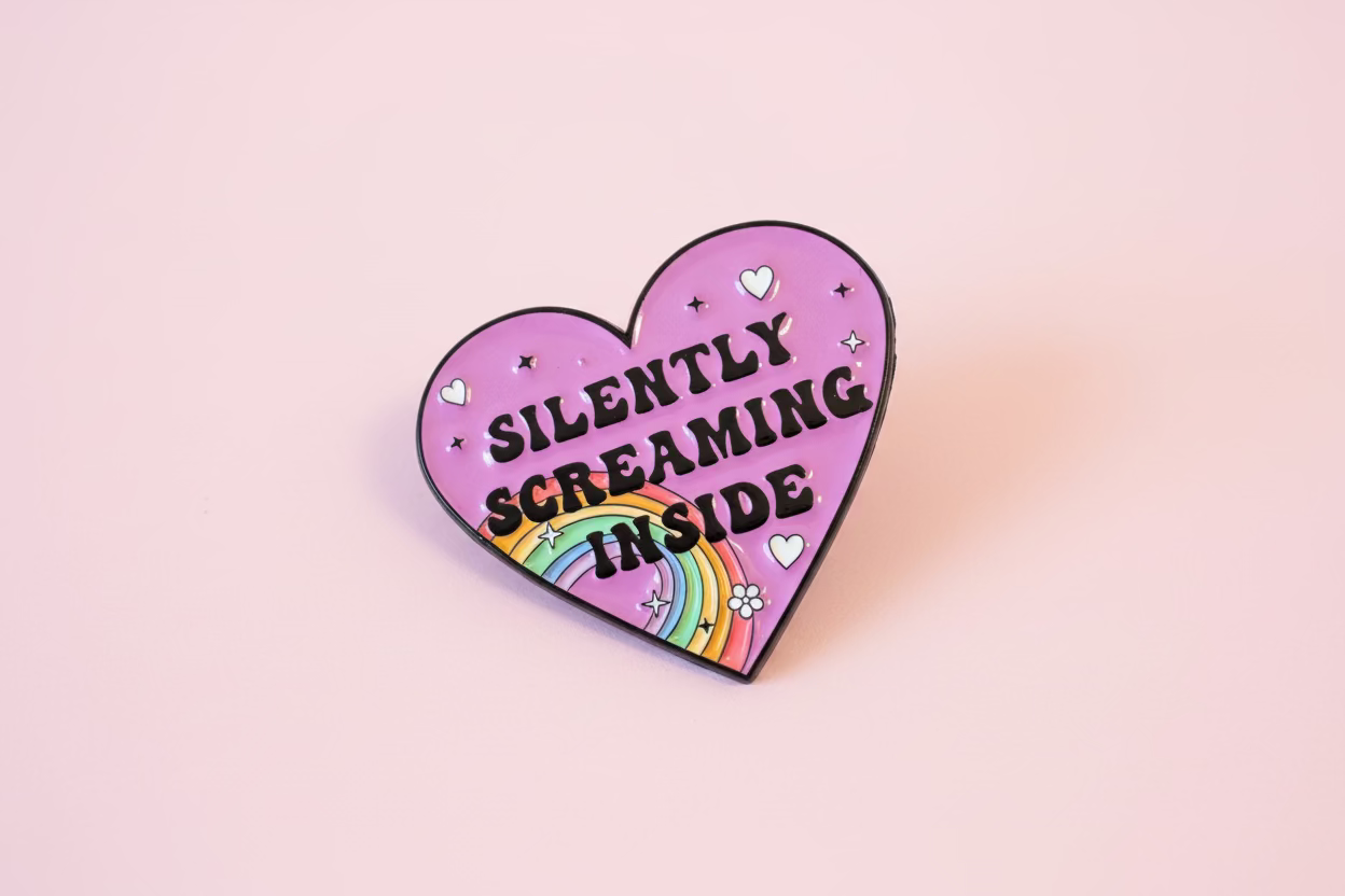 Pin - ”Silently screaming inside”