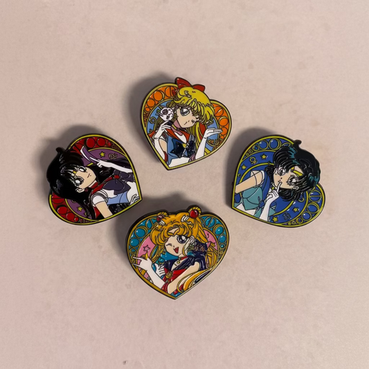 Pin - Sailor Moon med vänner (hjärtan)