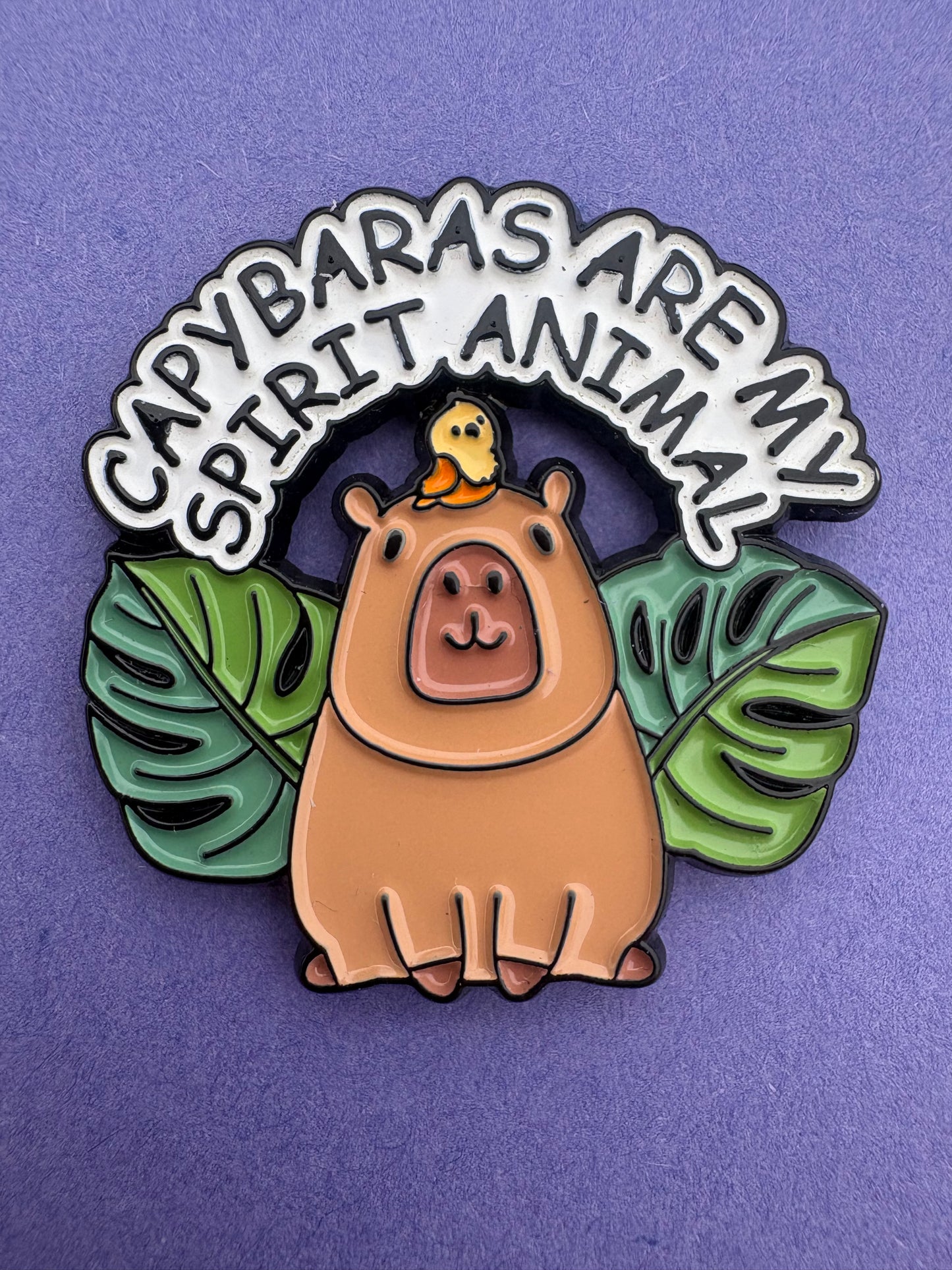 Capybara Pin - Kawaii Spirit Animal Accessoar för Väskor & Kläder