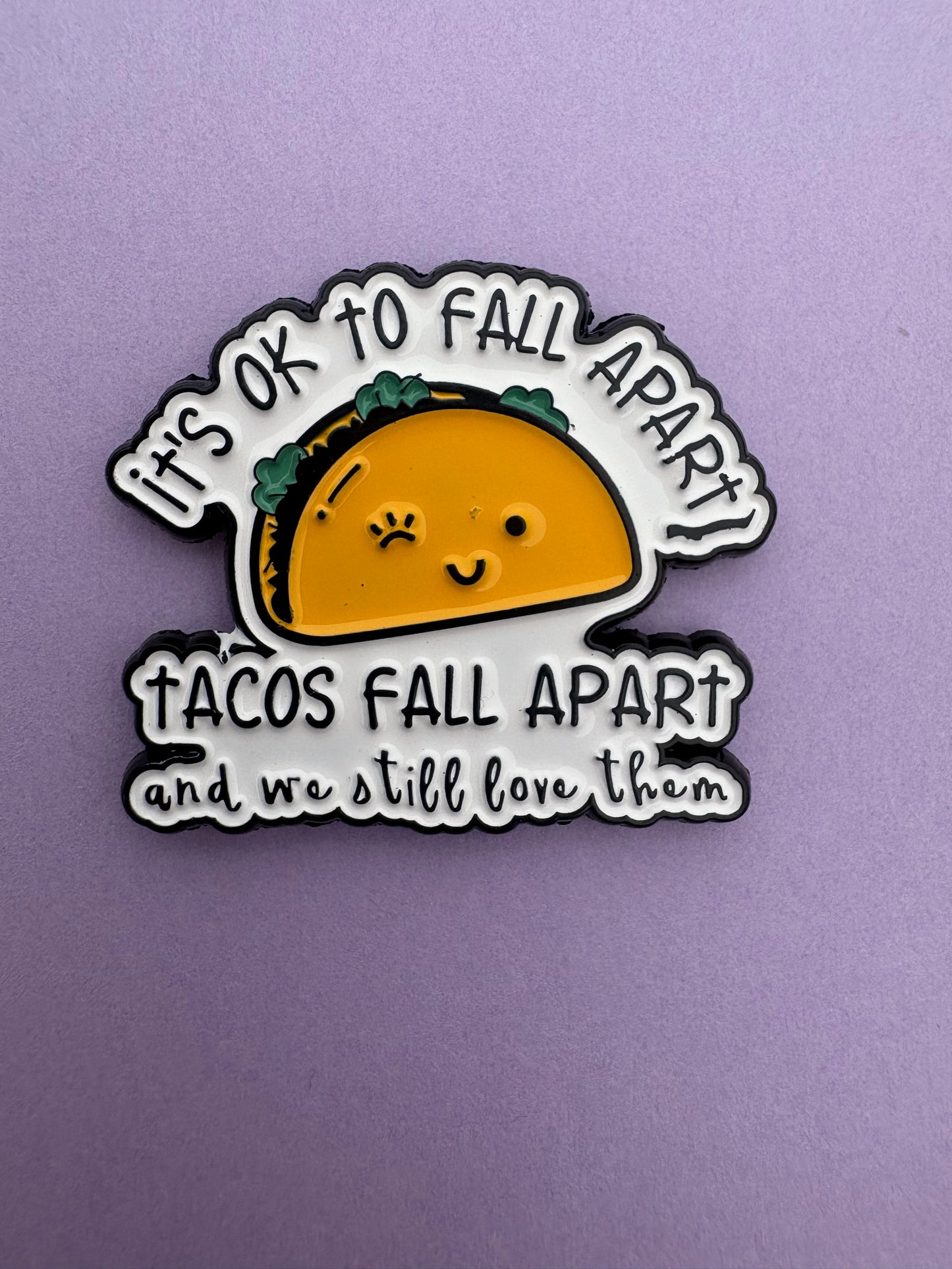 Pin - Kawaii Taco med Text "Crochet, Because Murder is Wrong"
