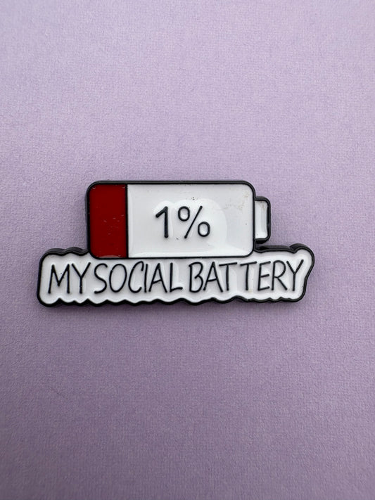 Kawaii Pin - My Social Battery 1% Söt Accessoar för Väskor & Jackor